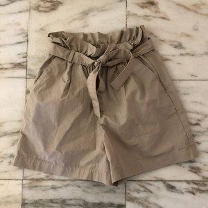 Uniqlo tie-waist paper bag style shorts